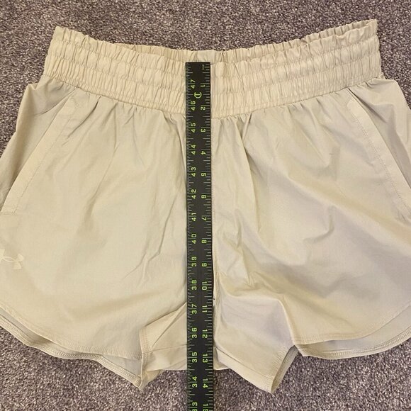 Under Armour Women's Flex Woven 3” Shorts Size M Beige Athletic Pockets NWT $45 - Picture 7 of 11